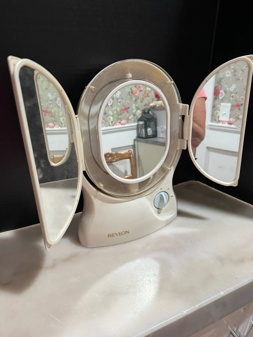 Vintage Revlon Lighted Makeup Mirror Trifold Vanity Flip